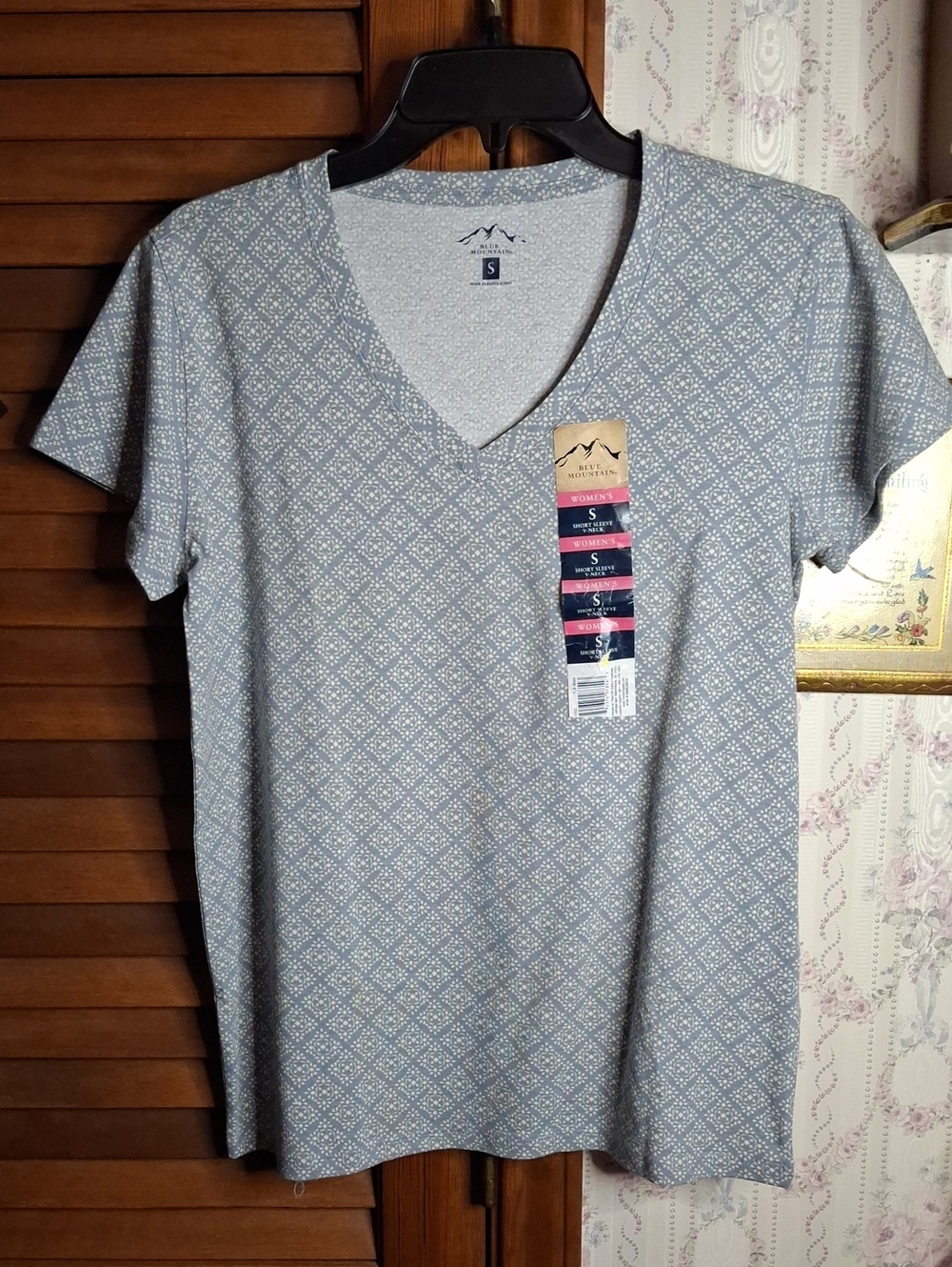 Blue Mountain Cap Sleeve V-Neck Small NWT